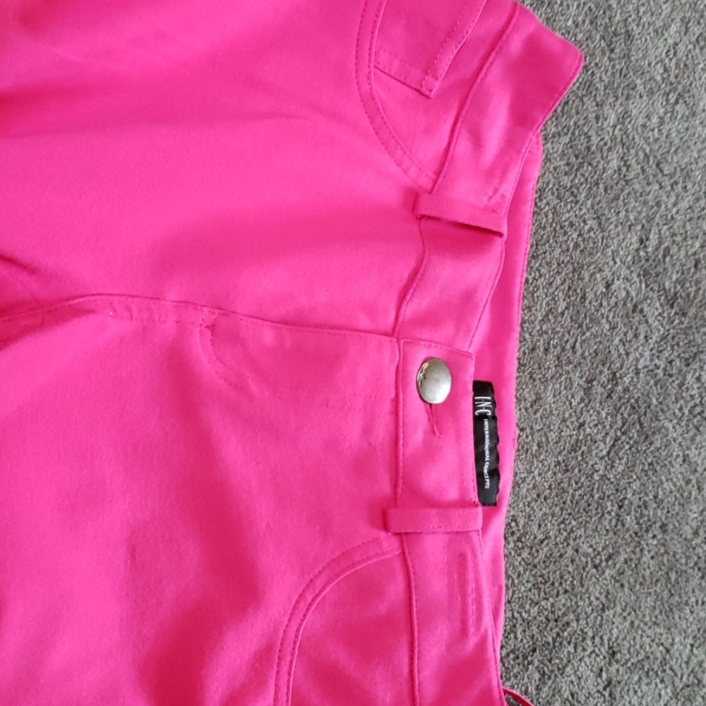 Pants - Picture 3 of 4